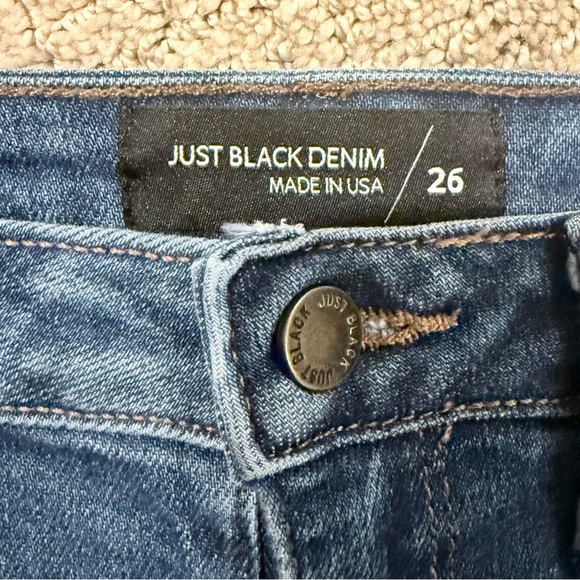 Just Black Women's Scissor Cut Straight Leg Jeans, size 26 - Picture 3 of 3